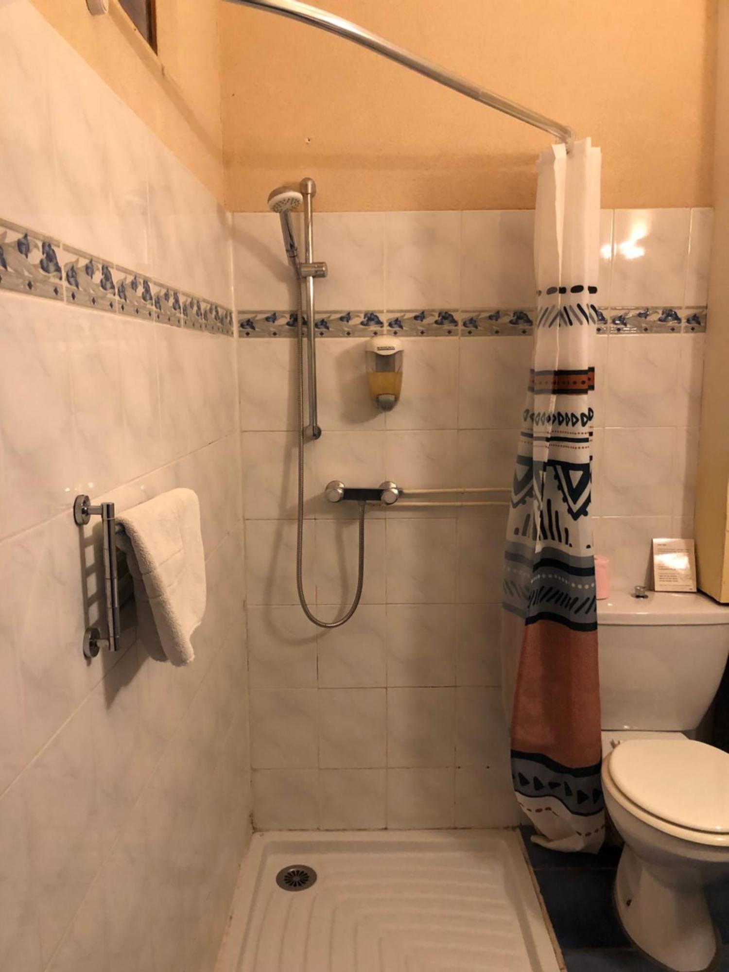 Le Dauphine Hotel Châtillon-en-Diois Buitenkant foto