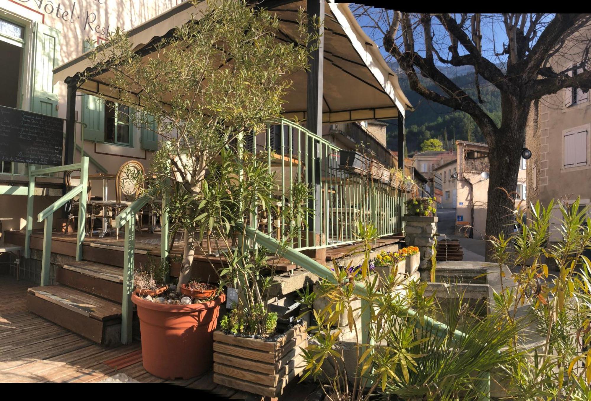 Le Dauphine Hotel Châtillon-en-Diois Buitenkant foto